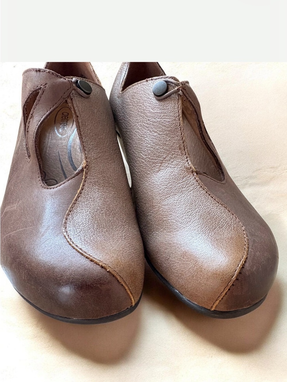 NWOT Aetrex Taupe Leather Low Heel Mary Jane’s Size 7 Artsy and Unique - Picture 8 of 11